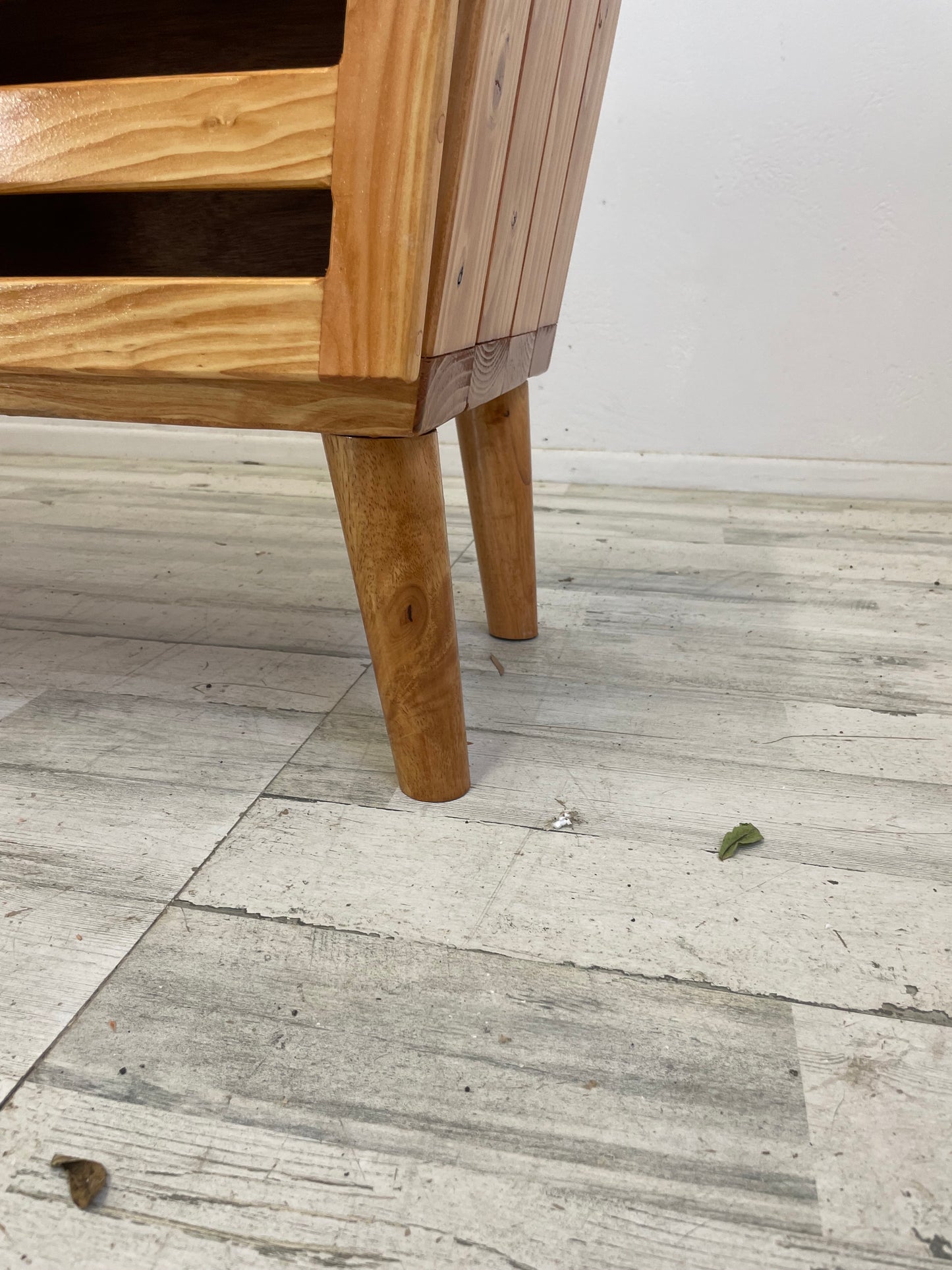 50” honey 3 sec rec 6” angled wooden legs for Robert