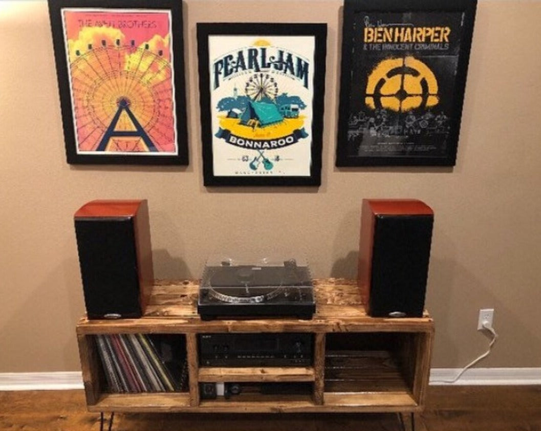 Vertically Adjustable Shelf