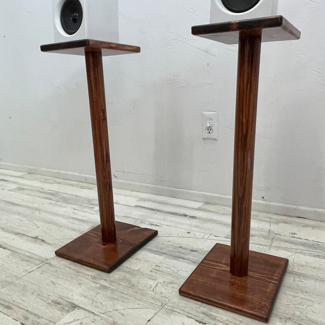 Straight Up Round Speaker Stands