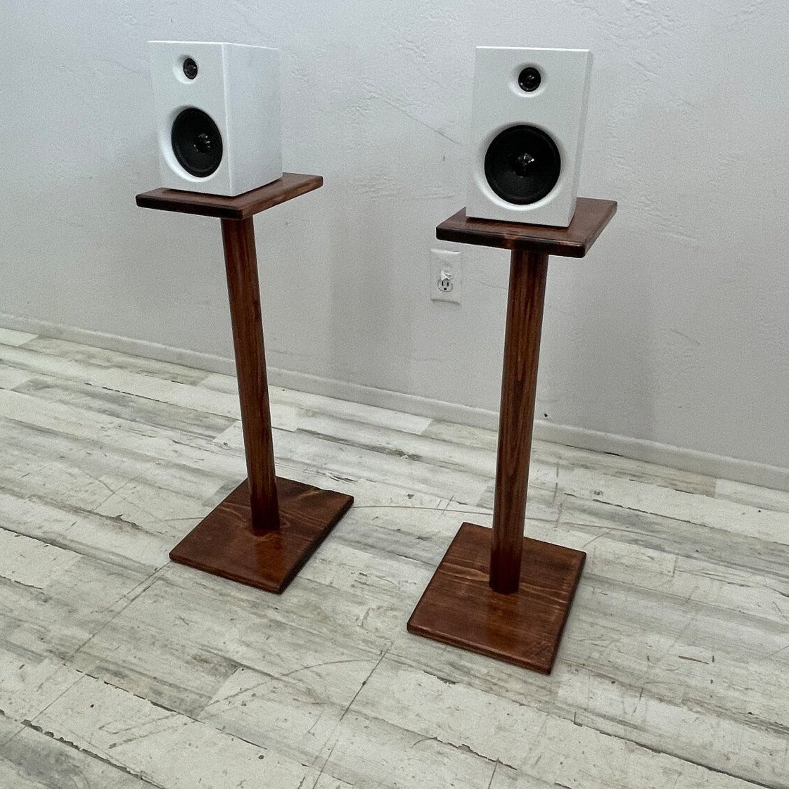 Straight Up Round Speaker Stands