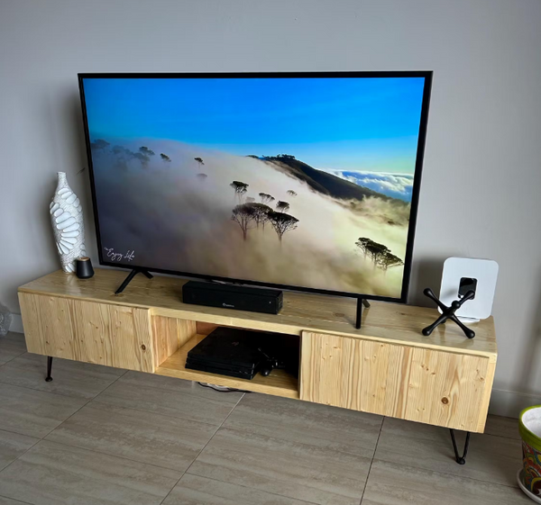 3Sec TV Stand with Doors – Ocean Beach Pallet Co