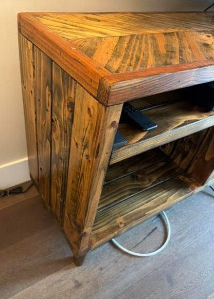 Custom Speaker Stands- Round: Juan